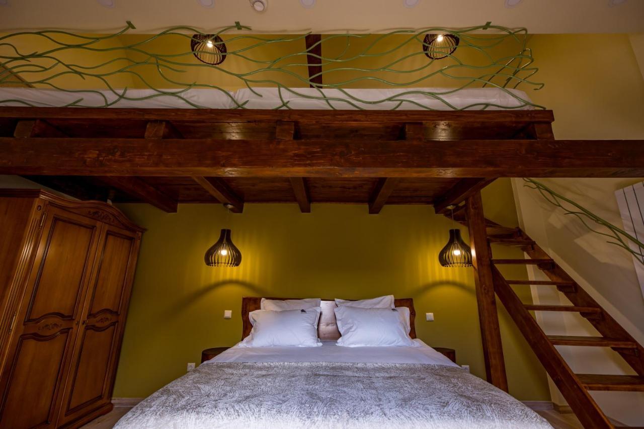 Hotel Casa Iustin à Moroeni Extérieur photo